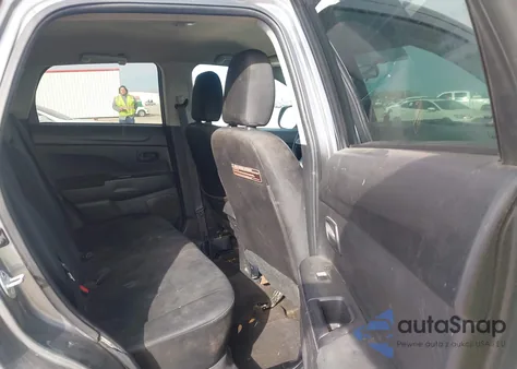 2015 Mitsubishi Outlander Sport Es z USA, uszkodzony, nr VIN 4A4AP3AU8FE050006